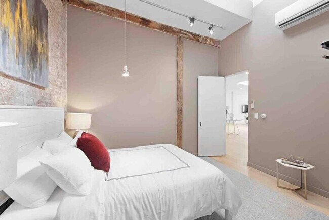 Building Photo - 25 Peck Slip