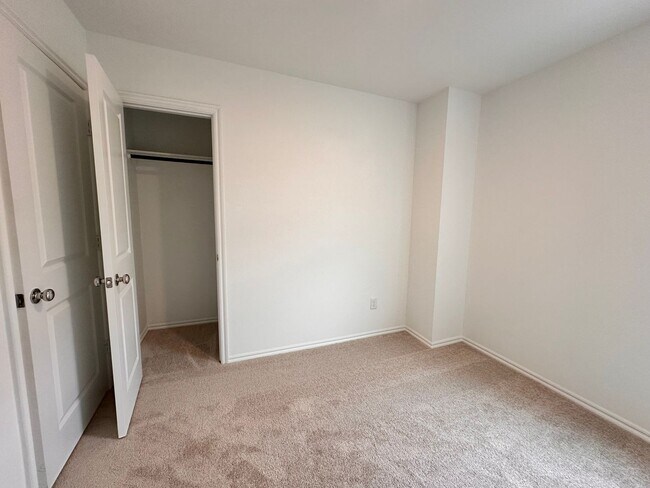 Building Photo - New 3 bedroom 2 1/2 bath home - Move in Deposit-Free! (If Qualified)