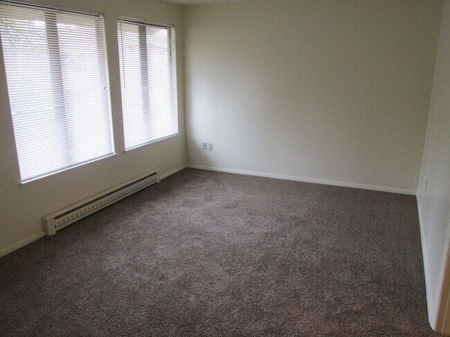 Building Photo - 12390 SE 60th Ct