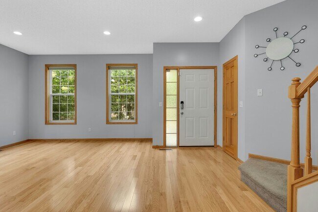 Building Photo - A9771 Gable Dr