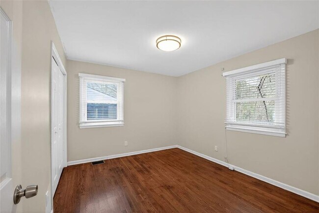 Building Photo - 1817 Goddard St SE