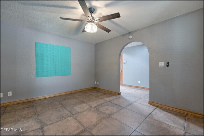 Building Photo - 6412 Via Aventura Dr