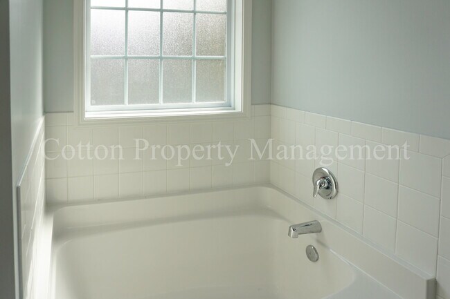 Building Photo - 9343 Cassadine Ct