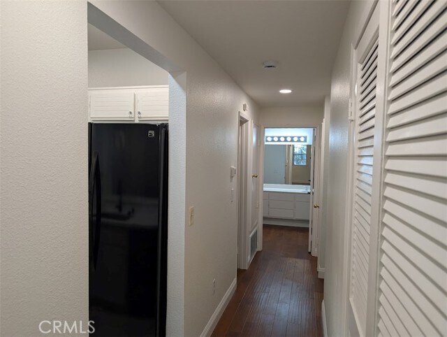 Building Photo - 24153 Del Monte Dr.