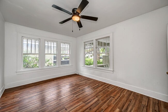 Building Photo - Updated 3/2 in  SW Ardmore