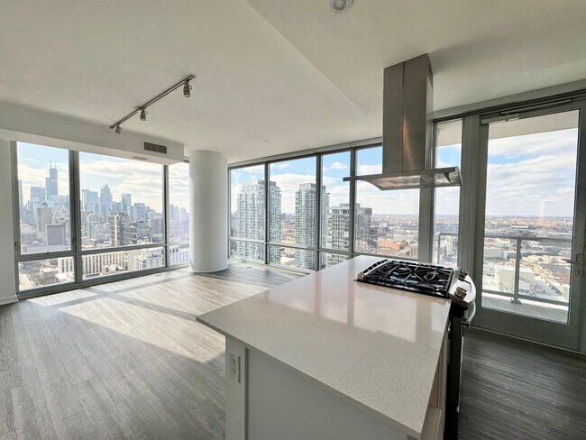 Building Photo - 1200 N La Salle Dr