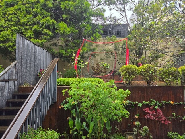 Building Photo - Cozy and spacious 3br condo in Presidio Heights