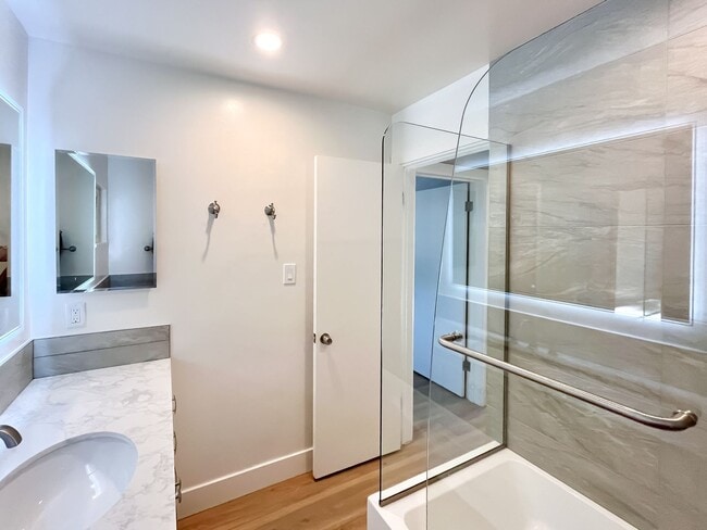 Building Photo - 3213 Atwater Ave