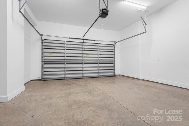 Building Photo - 411 Charles Ave