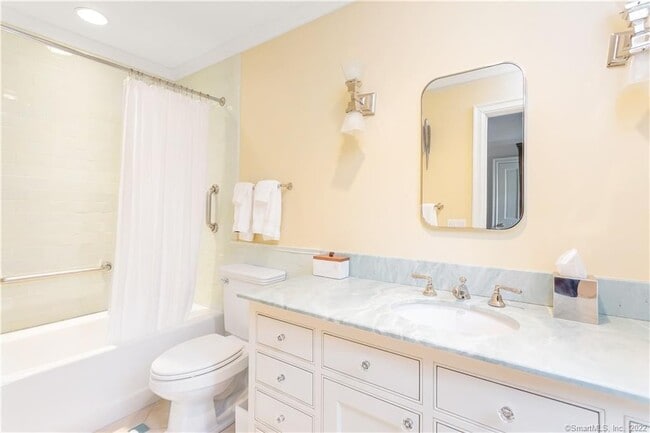 Building Photo - 6 Searles Rd