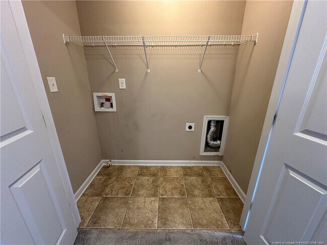 Building Photo - 2120 St Nicholas Dr