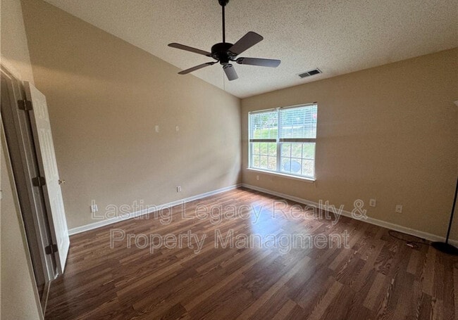 Building Photo - 3022 Kensington Pl