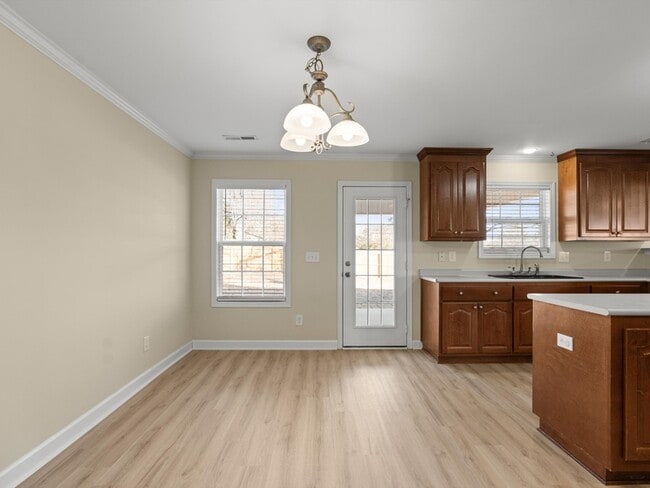 Building Photo - 4807 Creston Ct SE