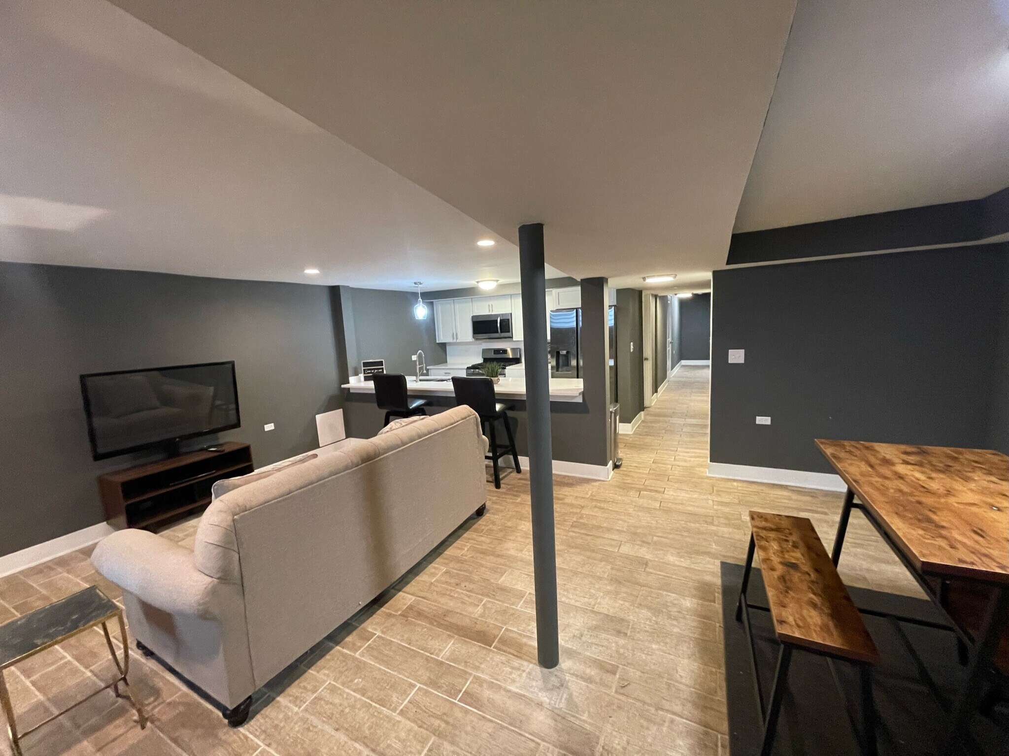 Furnished $2331 Per Month - 4836 S Michigan Ave