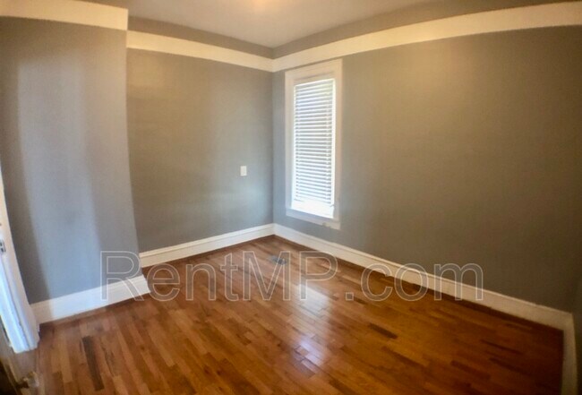 Building Photo - 116 N Kinney Ave
