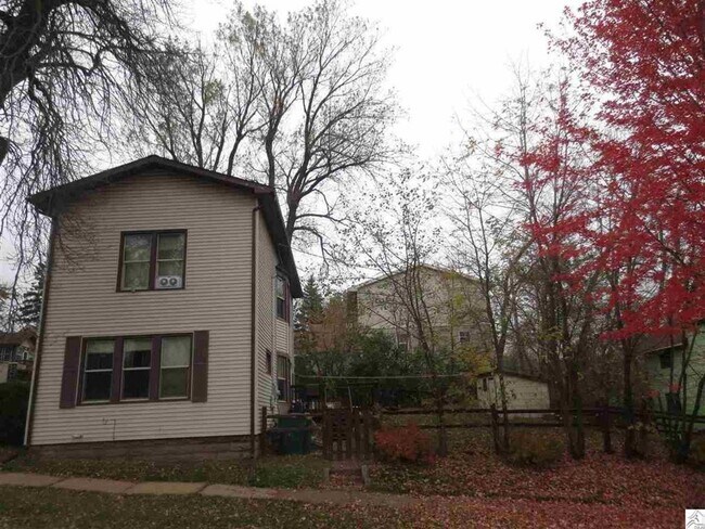 Building Photo - 732 N 23rd Ave W