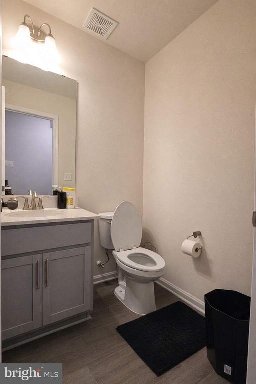 Building Photo - 210 Southwind Dr