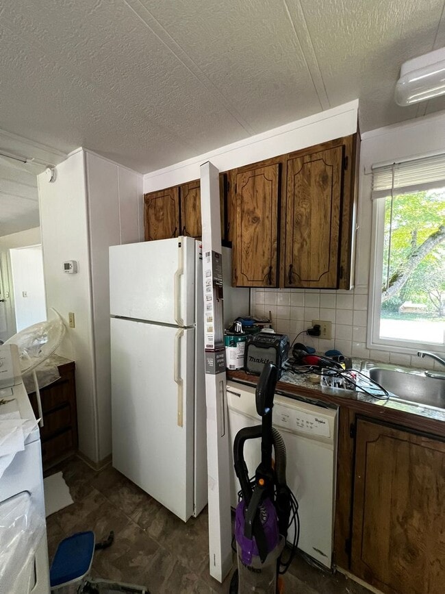 Building Photo - Remodeled 3BD 2BA in Ferndale!