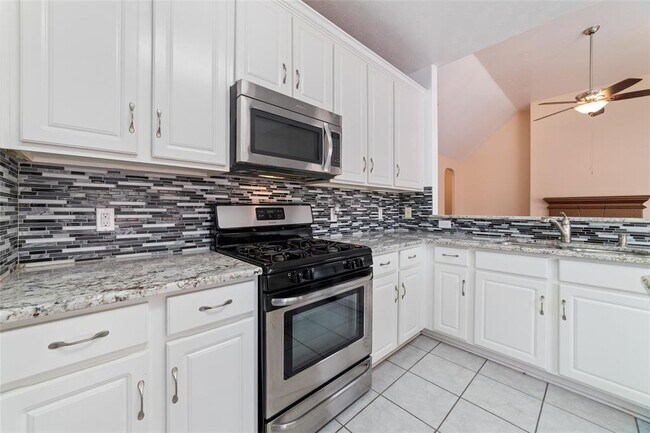 Building Photo - 22531 Heather Way Ct