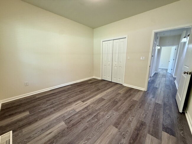 Building Photo - 1582 Hobbs Island Rd SE