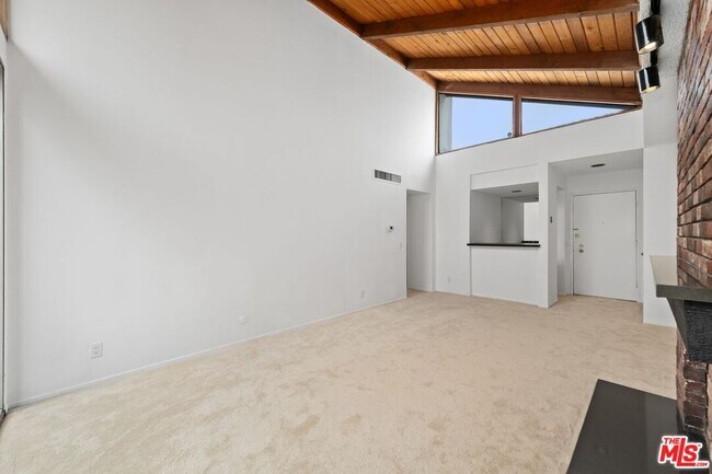 Building Photo - 1340 S Beverly Glen Blvd
