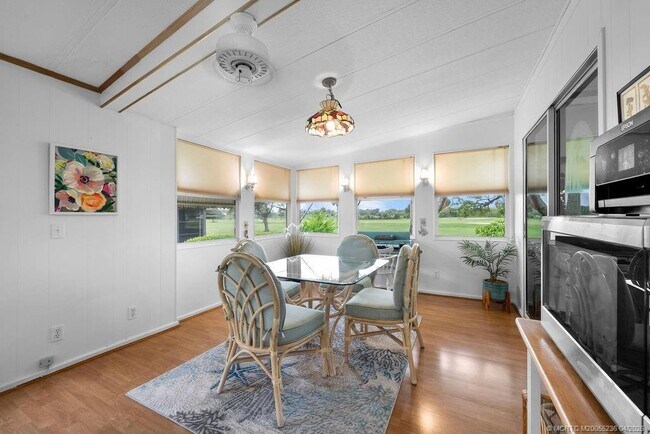 Building Photo - 7894 SE Saratoga Dr