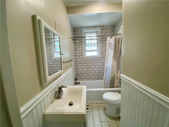 Building Photo - 30 Gould St