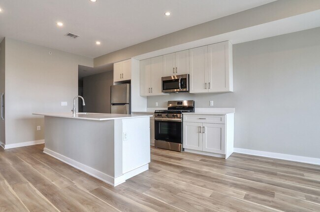 Building Photo - 475 Communipaw Ave