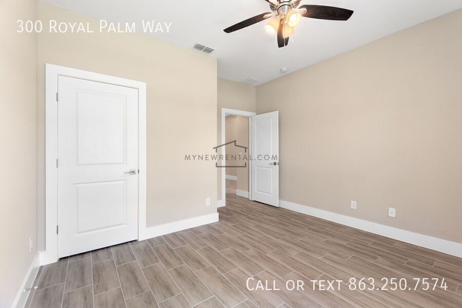 Building Photo - 300 Royal Palm Wy