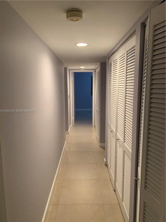 Building Photo - 16171 Blatt Blvd