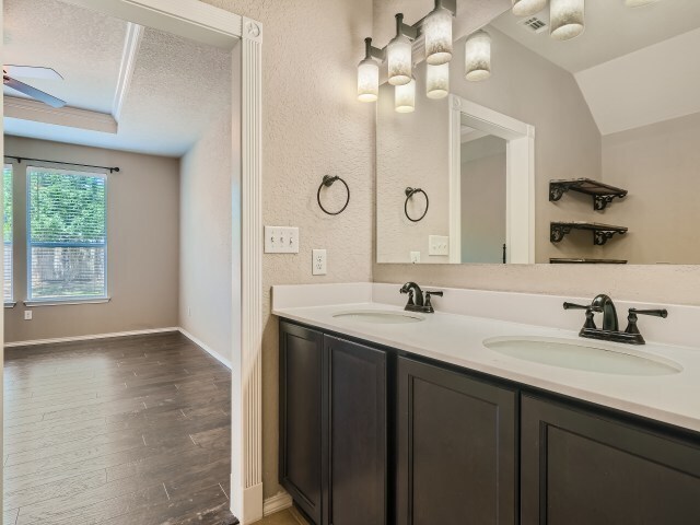 Building Photo - 303 Rustic Willow