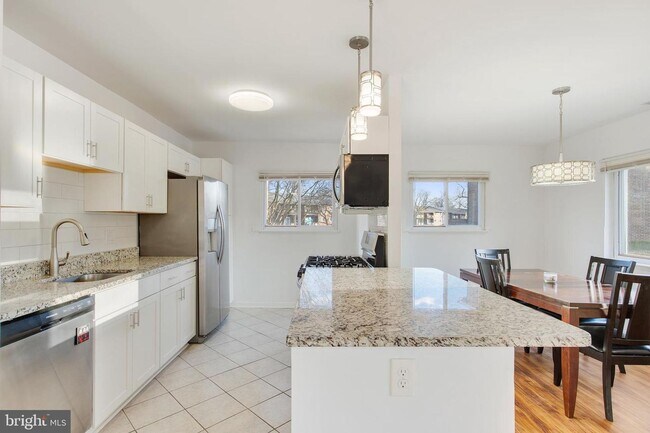 Building Photo - 350 Gatewater Ct