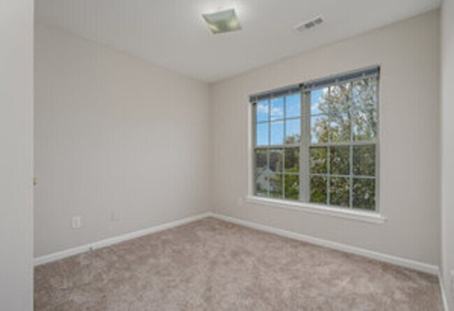 Building Photo - 1231 Joannas Ct