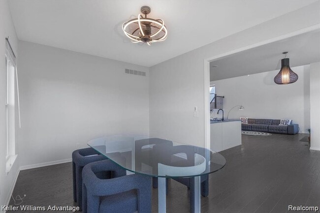 Building Photo - 48389 Fieldstone Dr