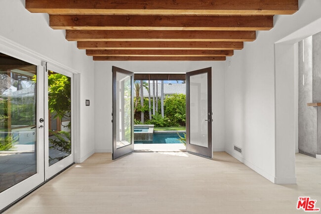 Building Photo - 524 Altair Pl