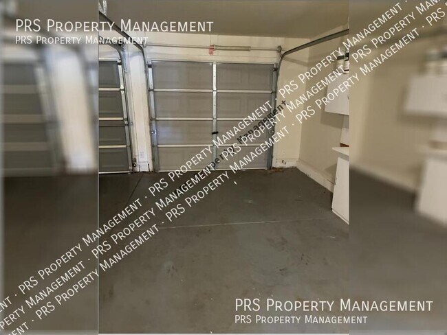 Building Photo - 1744 E Robin Ln