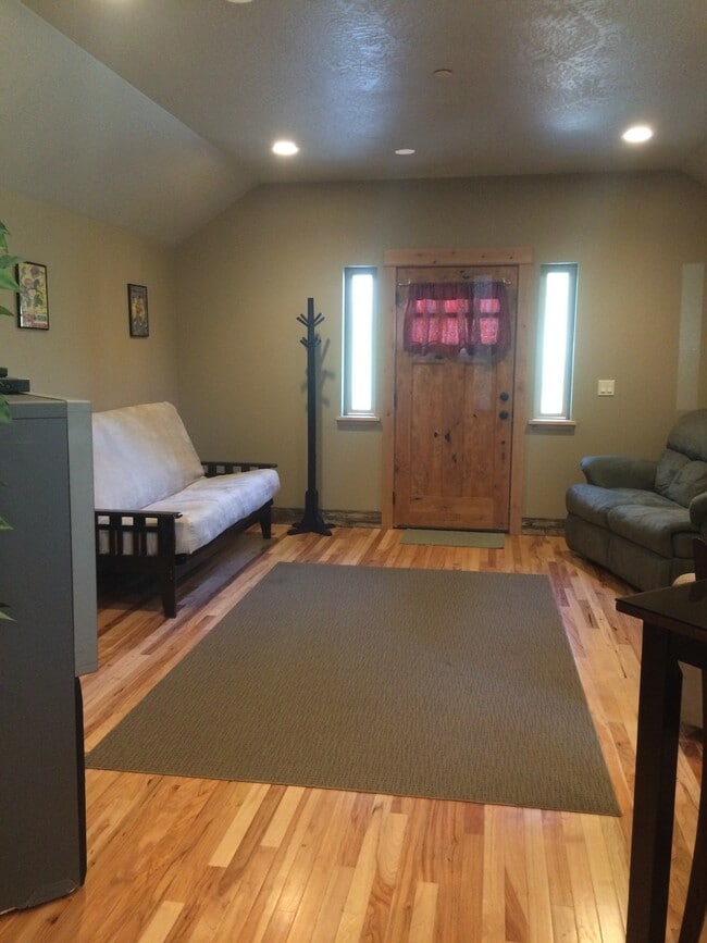 Building Photo - 2735 Emerald St