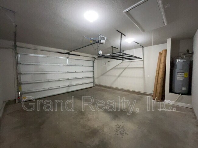 Building Photo - 3823 Shady Grove Dr