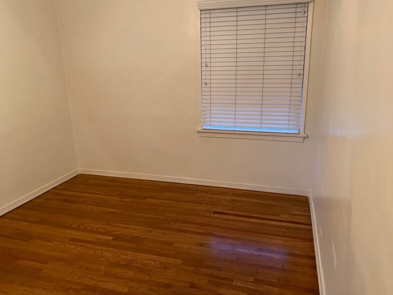 Second bedroom - 4302 Elm Ave
