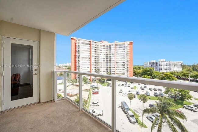 Building Photo - 1301 NE Miami Gardens Dr