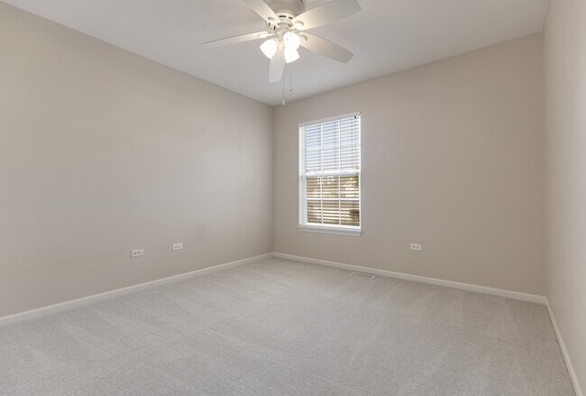 Building Photo - 419 Vaughn Cir