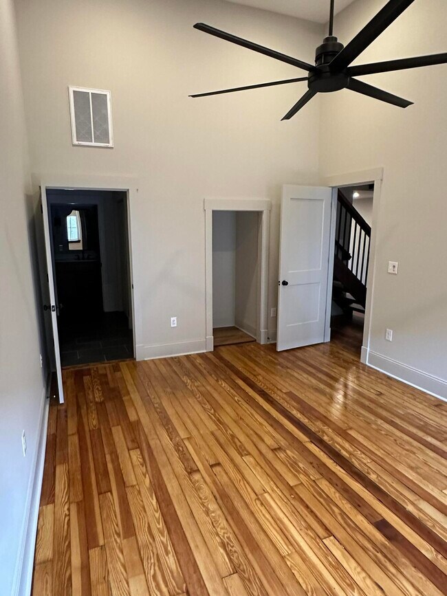 Building Photo - 307 W Main St