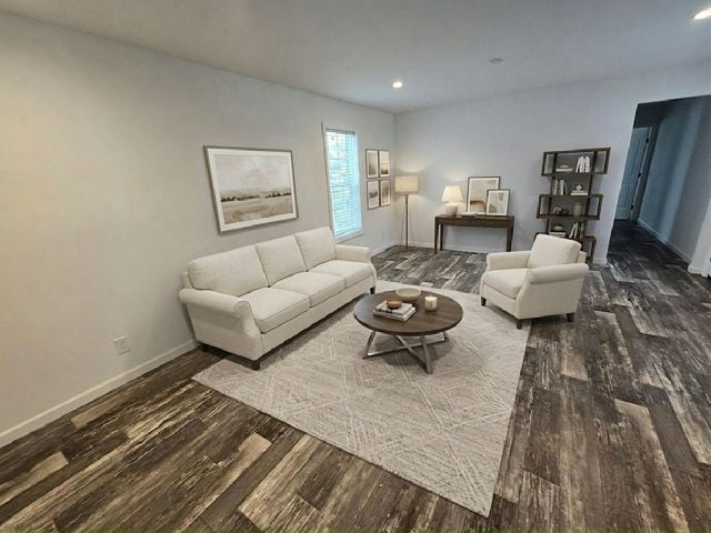 Building Photo - 314 Oak Ln