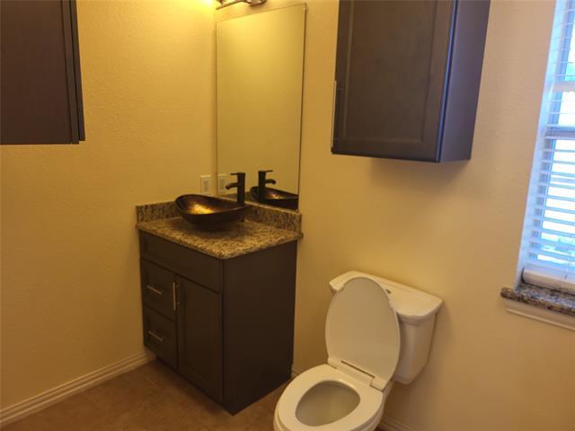 Building Photo - 2648 Dunbar Dr