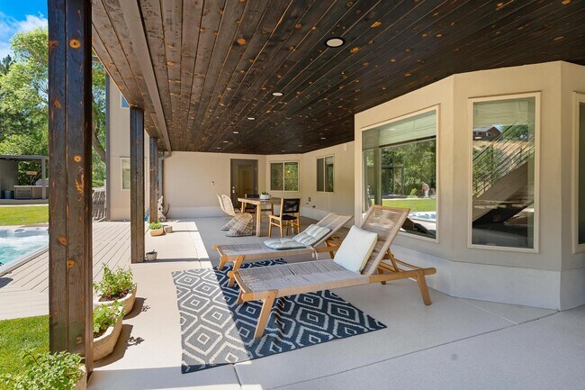 Building Photo - 11477 Gracey Ln