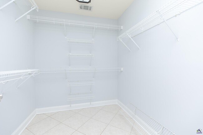 Building Photo - 100 Montview Way