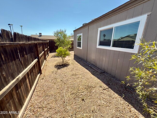 Building Photo - 4448 E Fremont St