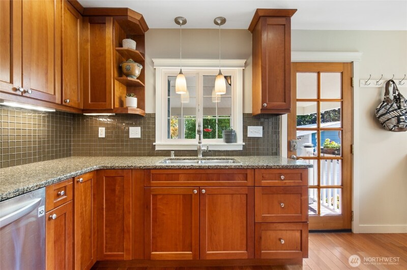 Building Photo - 1815 11th Ave