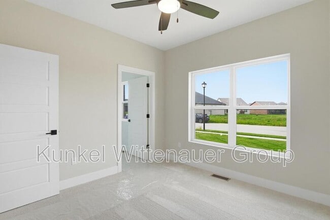 Building Photo - 837 Bushwood Way