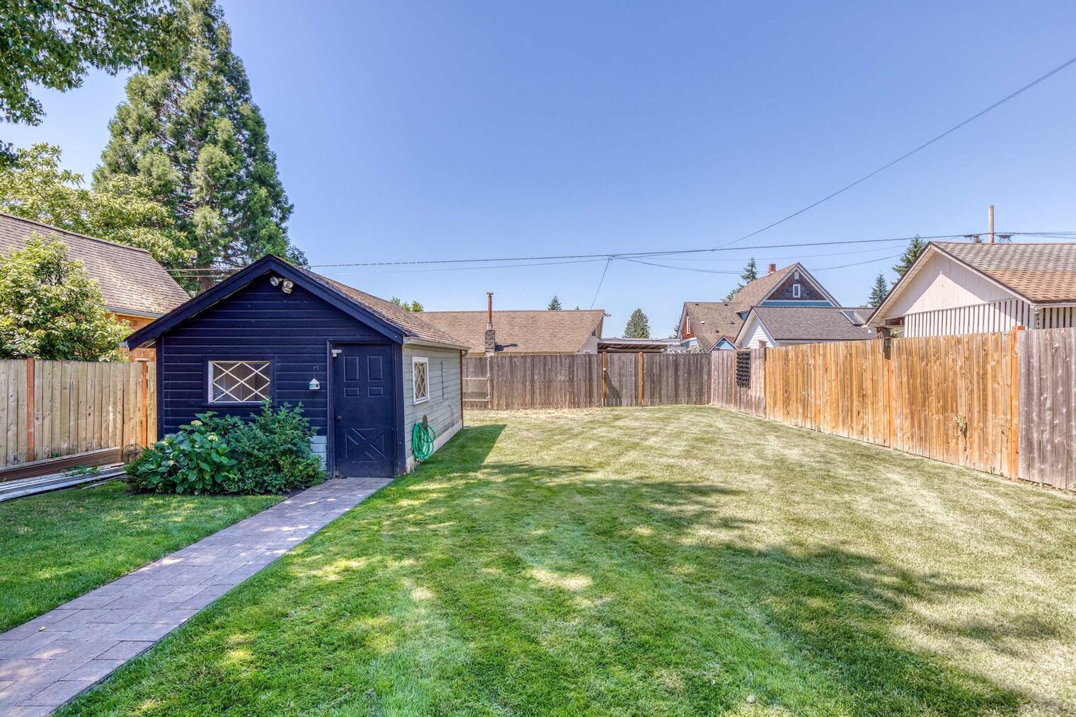 Building Photo - 214 Ave F